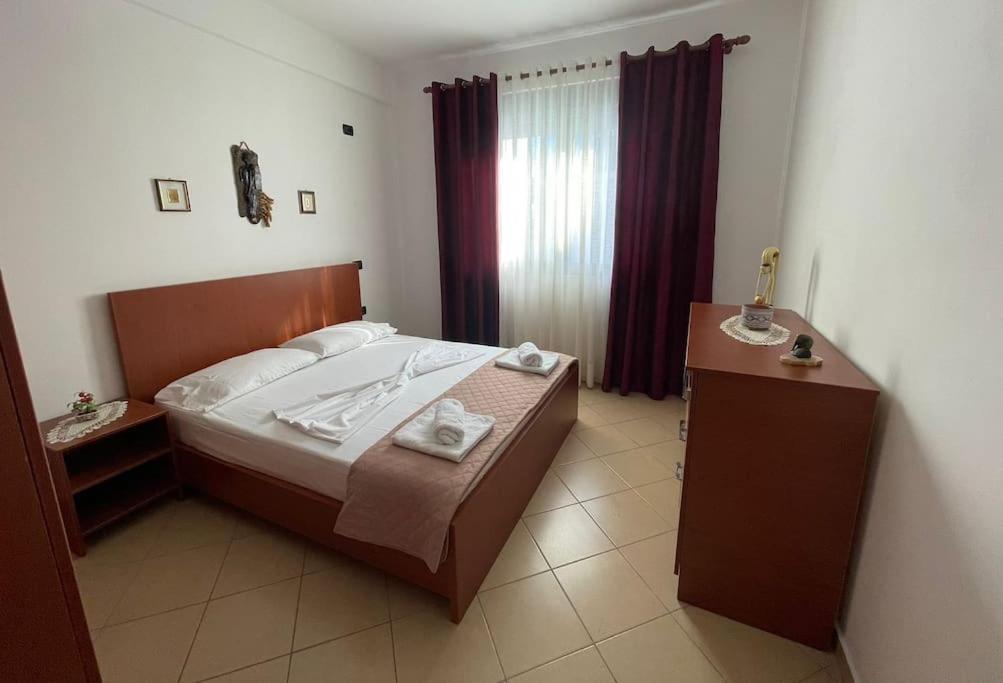 Sea View Apartment In Vlorë Esterno foto